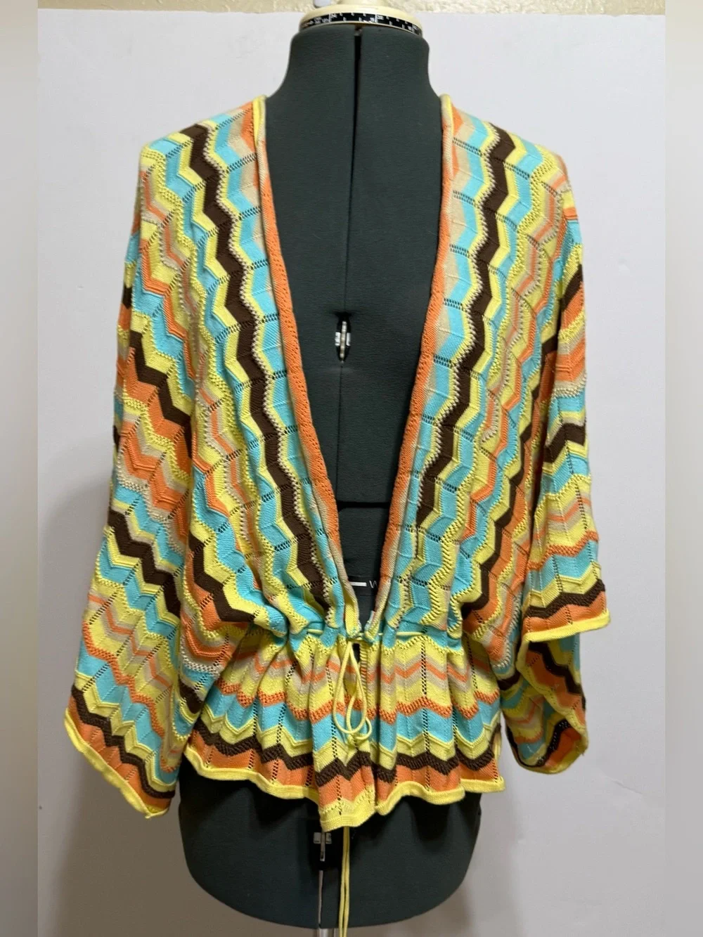 Chelsea & Violet kimono sleeve multi color zig zag pattern cotton sweater